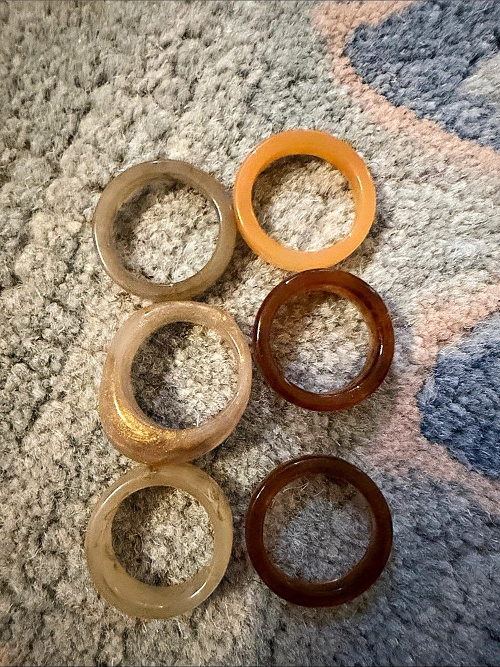 18 Assorted Resin Rings - Picture 3 of 4